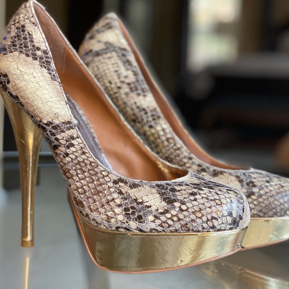 Steve Madden Snakeskin Pumps Heels - Picture 4 of 8